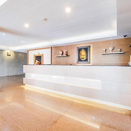 Capital O 22439 Ratna Forever Hotel Karkal Ngoại thất bức ảnh