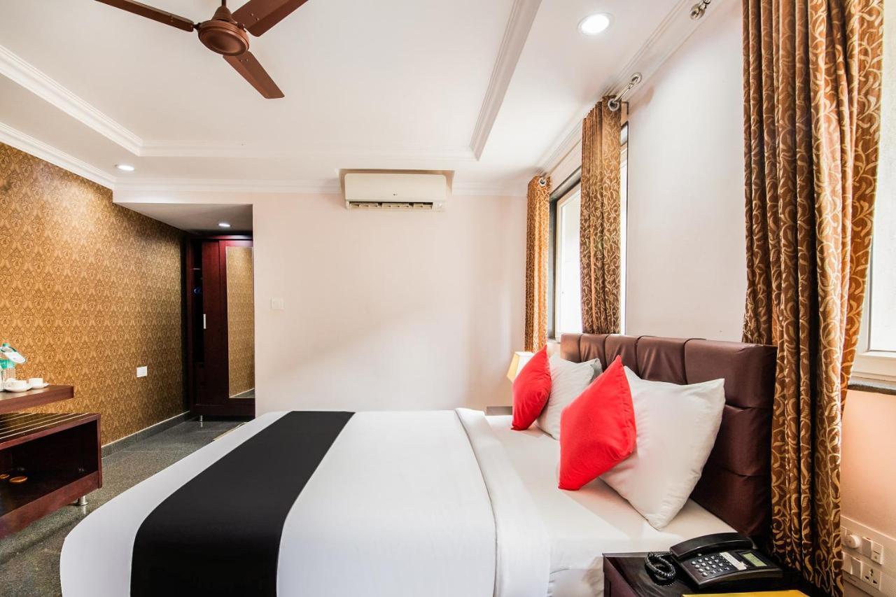 Capital O 22439 Ratna Forever Hotel Karkal Ngoại thất bức ảnh