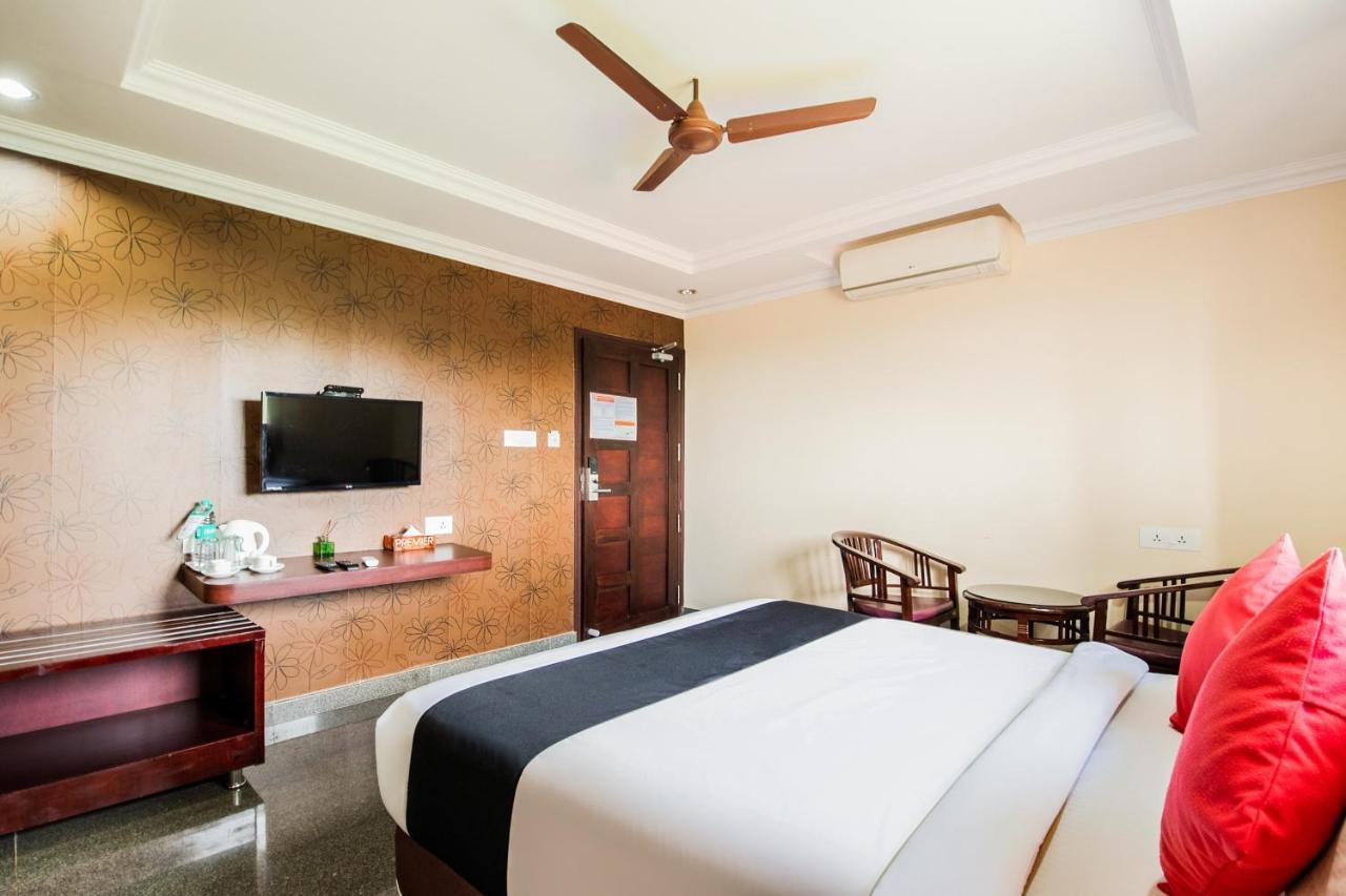 Capital O 22439 Ratna Forever Hotel Karkal Ngoại thất bức ảnh