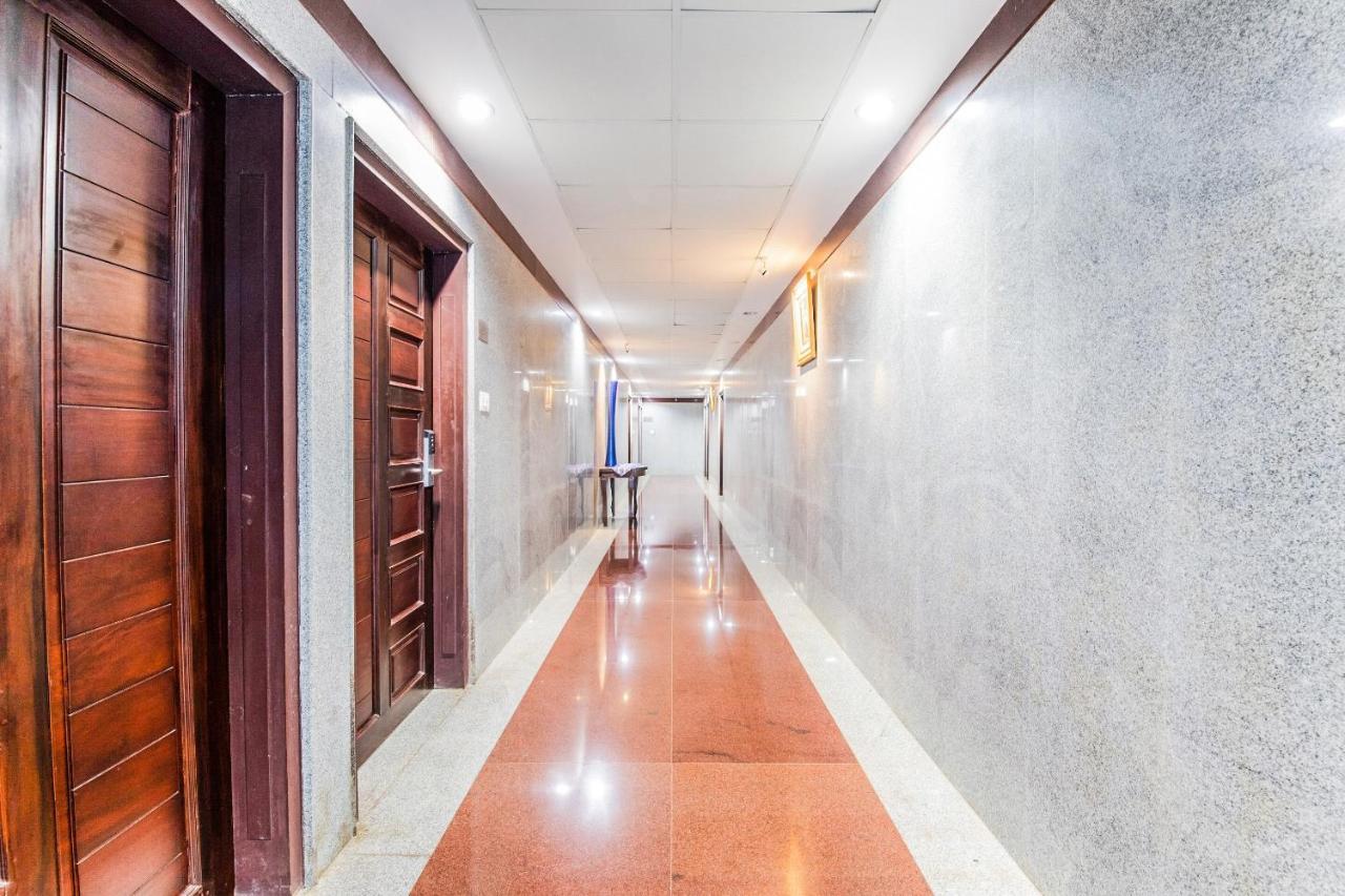 Capital O 22439 Ratna Forever Hotel Karkal Ngoại thất bức ảnh