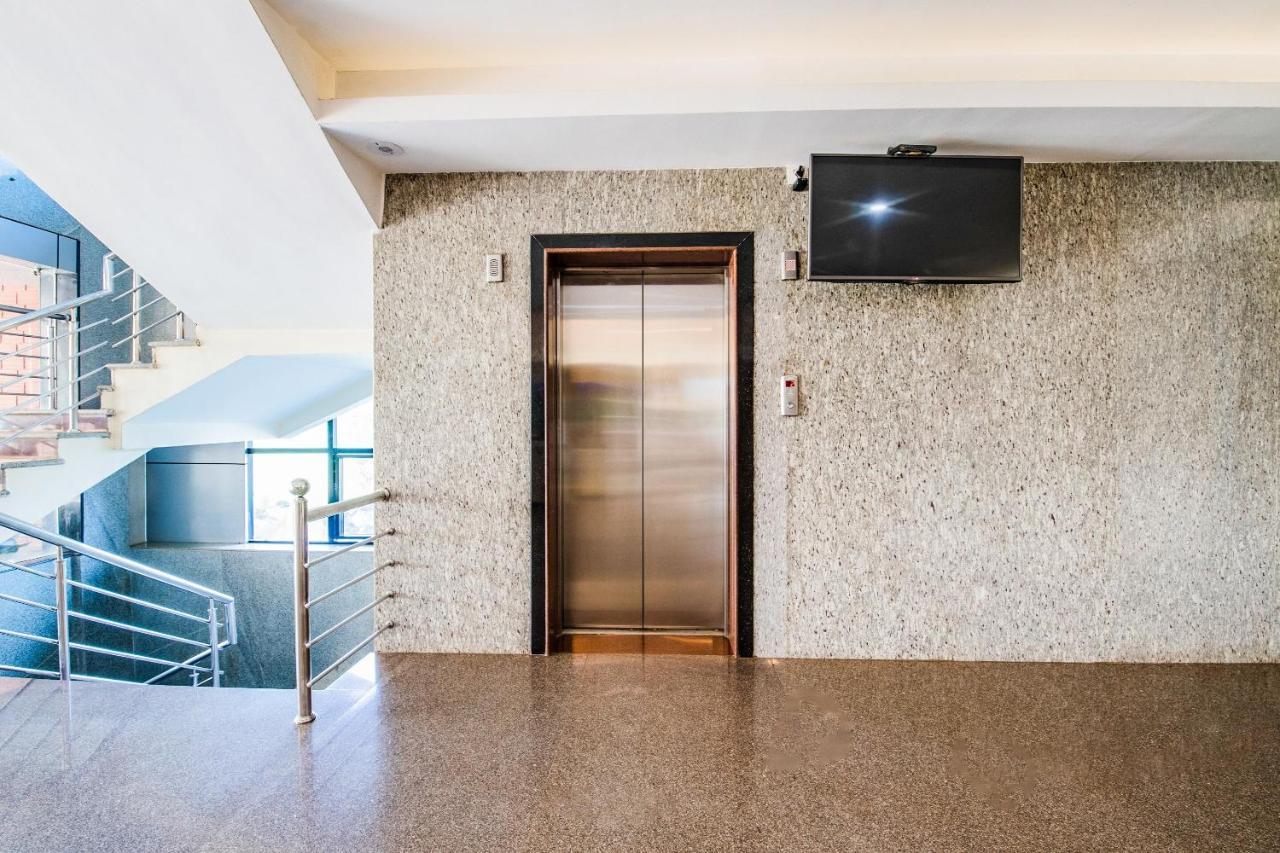 Capital O 22439 Ratna Forever Hotel Karkal Ngoại thất bức ảnh