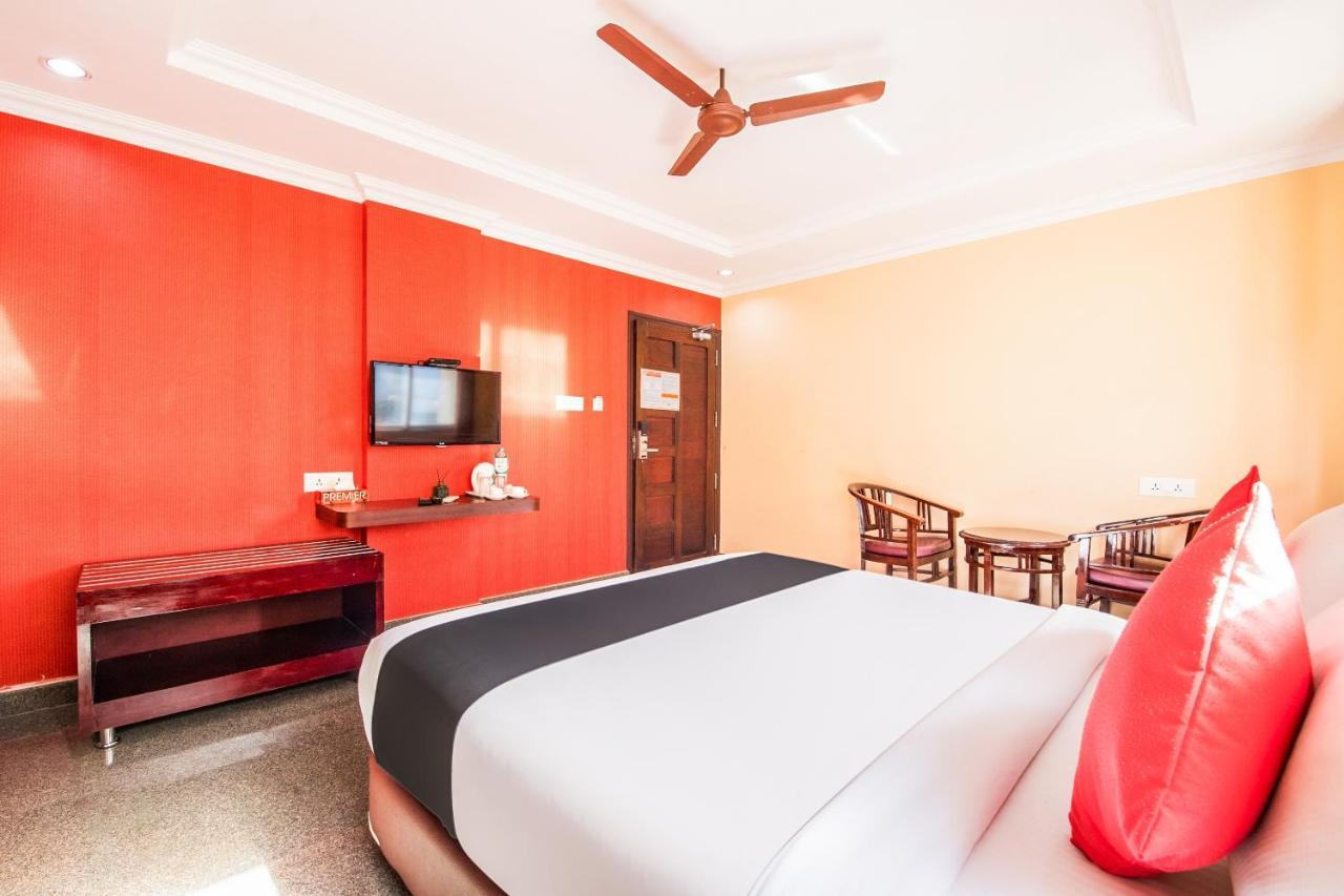 Capital O 22439 Ratna Forever Hotel Karkal Ngoại thất bức ảnh