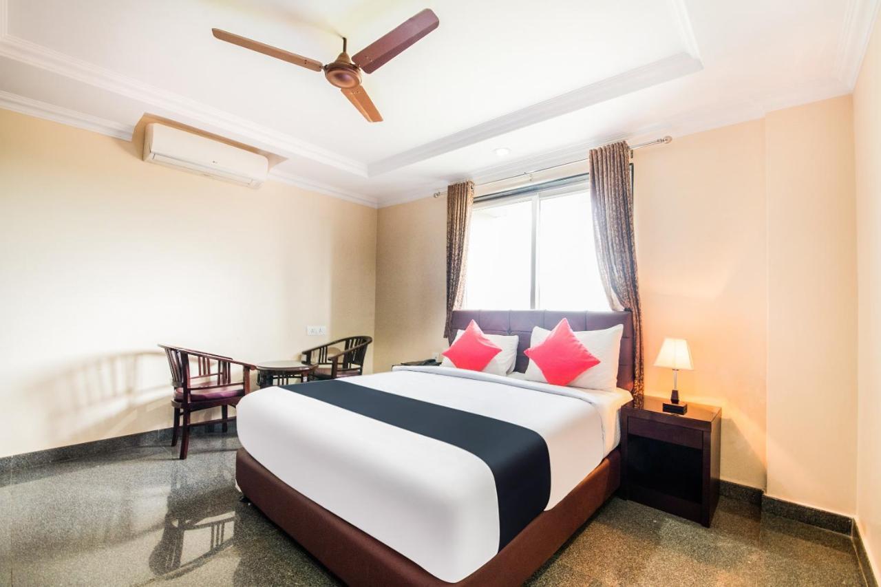 Capital O 22439 Ratna Forever Hotel Karkal Ngoại thất bức ảnh
